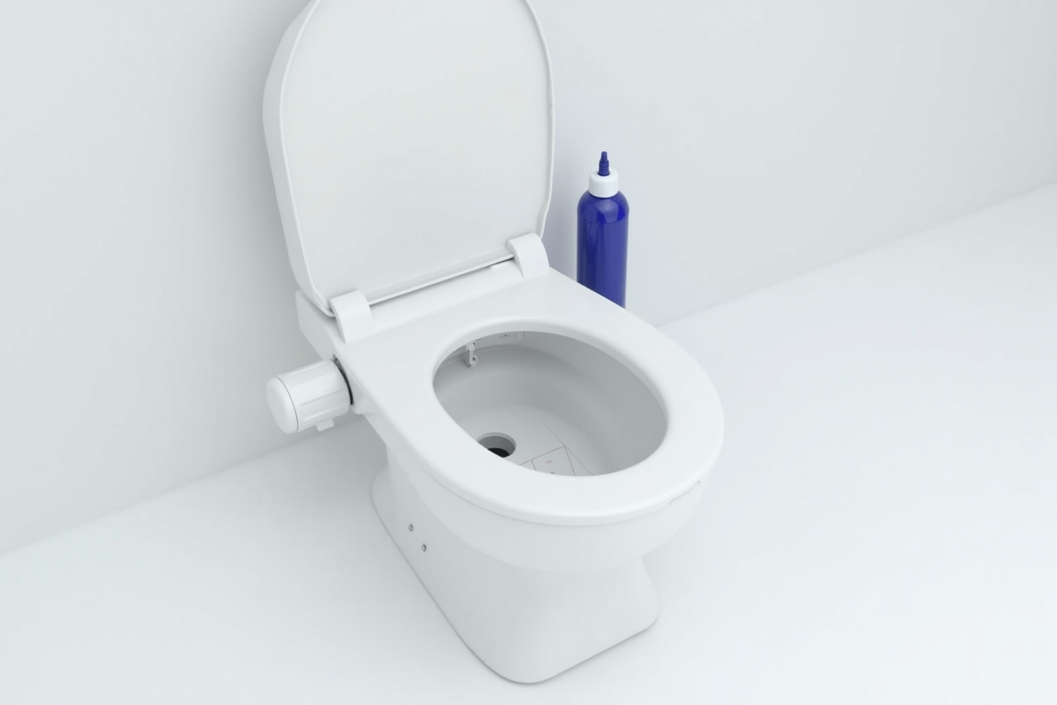 Moderne Kassettentoilette im Bad eines Wohnwagens