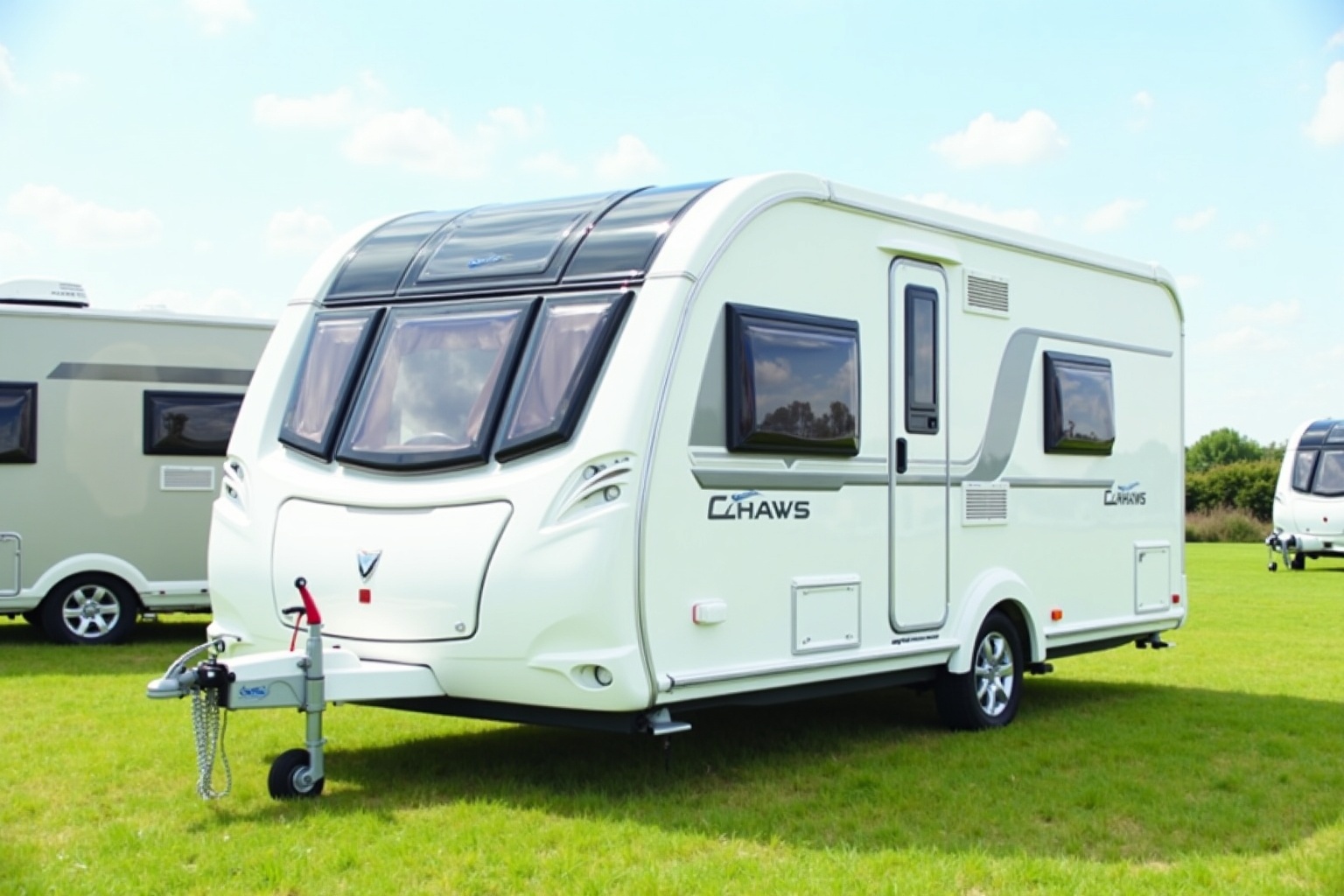 Gepflegter Wohnwagen auf einem Privatgelände zum Verkauf